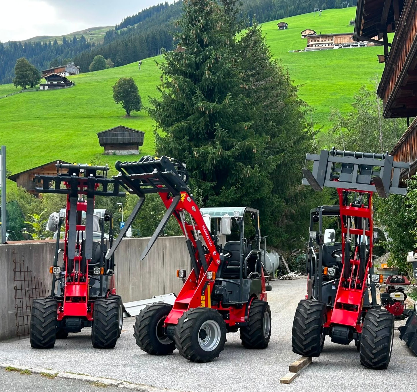 Austria group buy — three Youngbison loaders